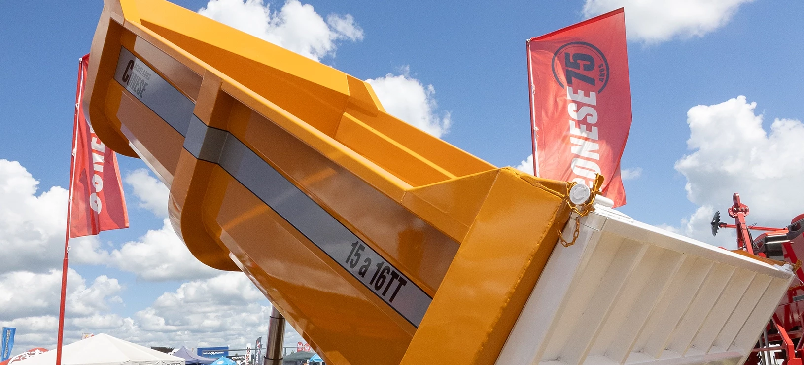 Conese sumó una batea volcadora multiuso